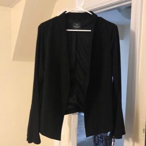 Flutter sleeve blazer